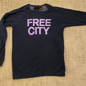 Free city sweater size medium